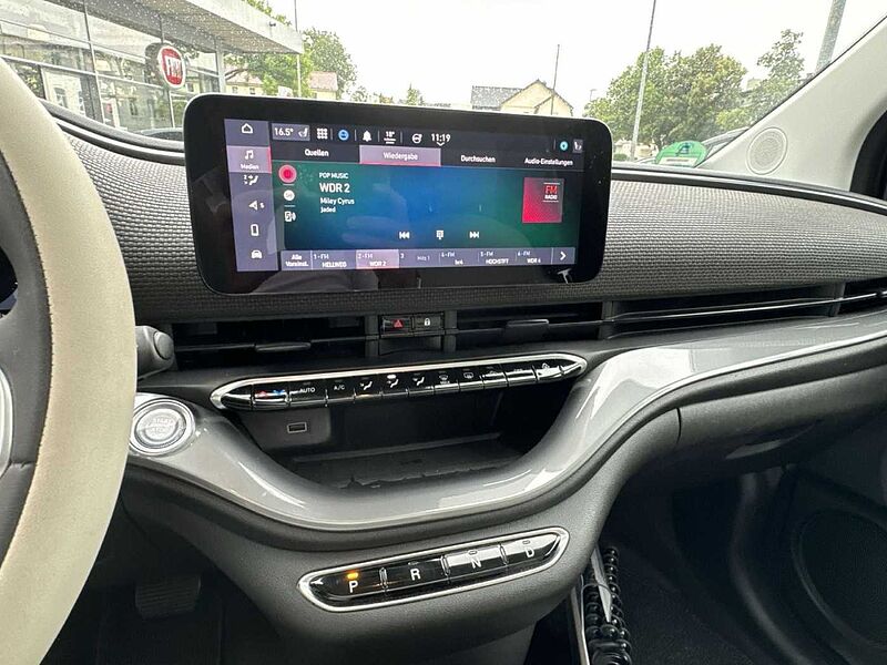 Fiat 500e La Prima 42KW Glasdach CarPlay Navi uvm.