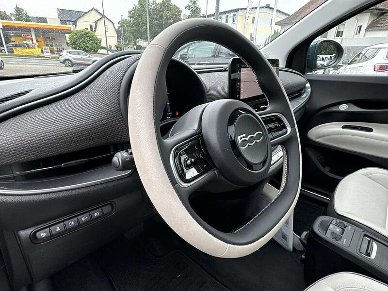 Fiat 500e La Prima 42KW Glasdach CarPlay Navi uvm.