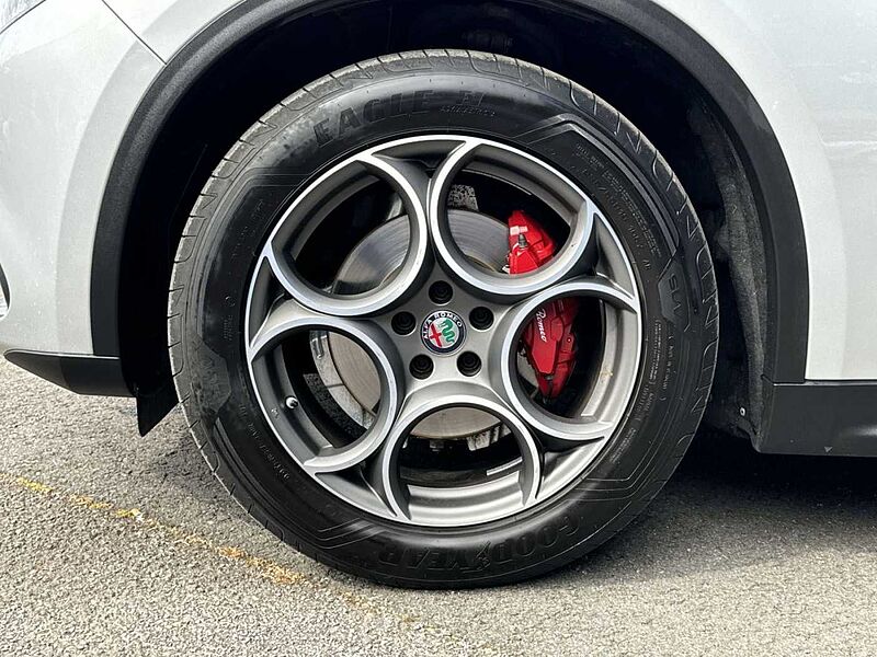 Alfa Romeo Stelvio 2,2 JTD Sprint Q4 Leder Pano