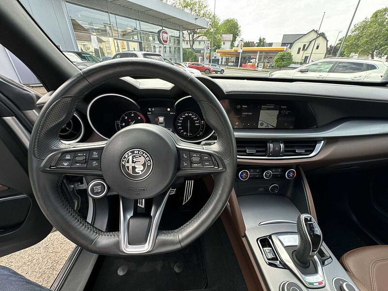 Alfa Romeo Stelvio 2,2 JTD Sprint Q4 Leder Pano