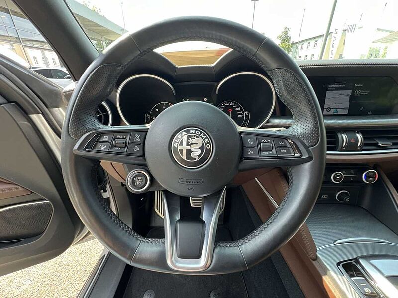 Alfa Romeo Stelvio Sprint 2,2 JTD Q4 Leder GSD PDC Navi Kamera