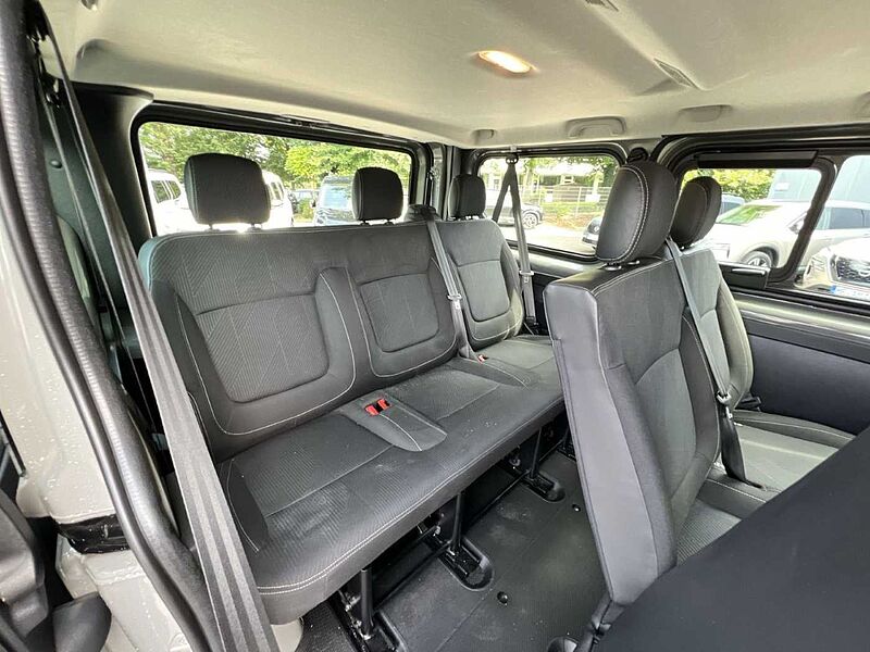 Nissan NV300 Kombi L1H1 2,7t COMFORT Klima Navi Allwetterreifen