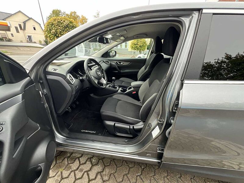 Nissan Qashqai N-Connecta AHK Klima SHZ PDC PGD LM Navi