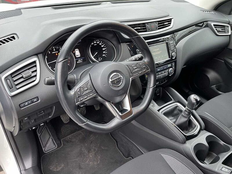 Nissan Qashqai 1.3 DIG-T Acenta Navi Cam Sitzh. FS AHK