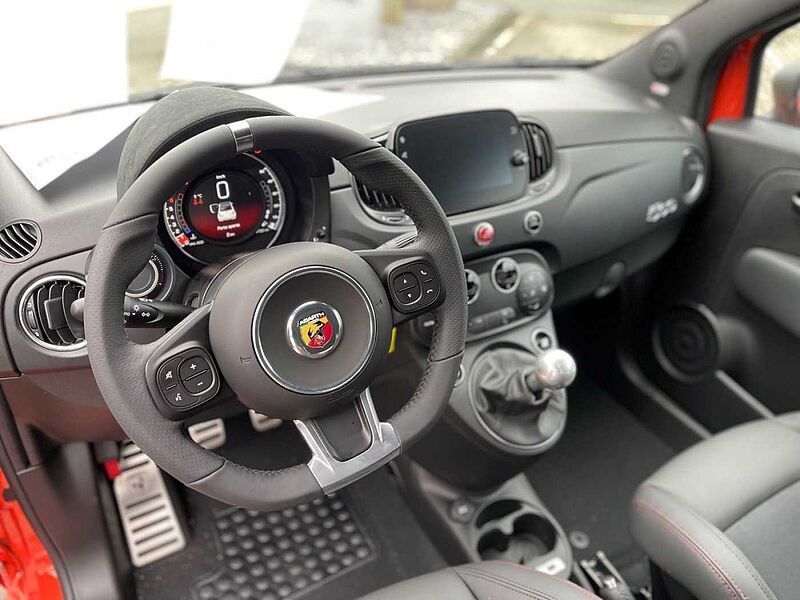 Abarth 595C Tech Pkt Beats 17' Sabelt Carbon Verdeck Schwarz