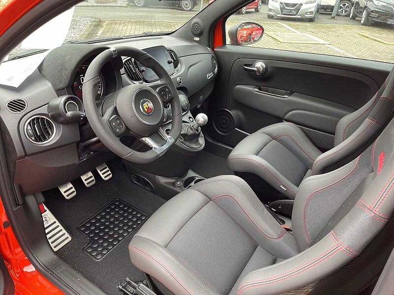 Abarth 595C Tech Pkt Beats 17' Sabelt Carbon Verdeck Schwarz