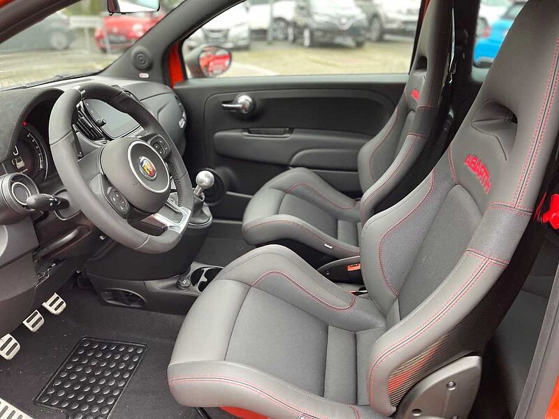 Abarth 595C Tech Pkt Beats 17' Sabelt Carbon Verdeck Schwarz